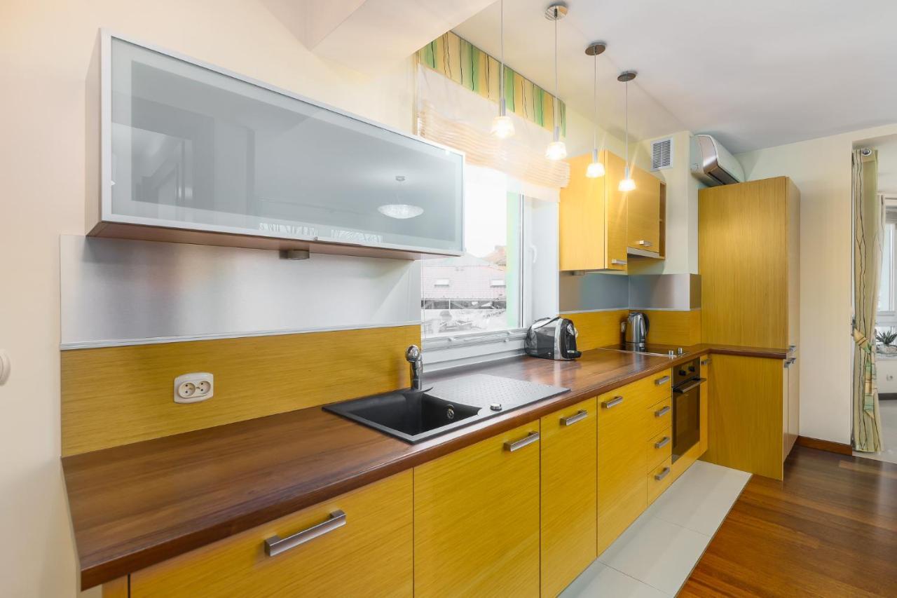 Seaside With Parking & Ac - 150 M To The By Renters