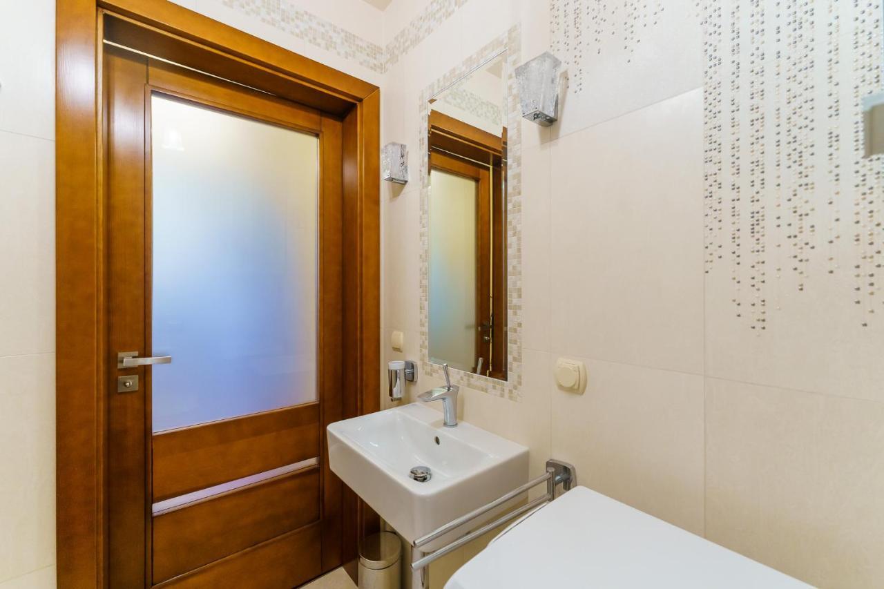 Seaside With Parking & Ac - 150 M To The By Renters
